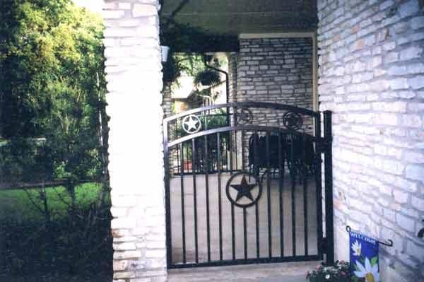 Walk Gate (G19)