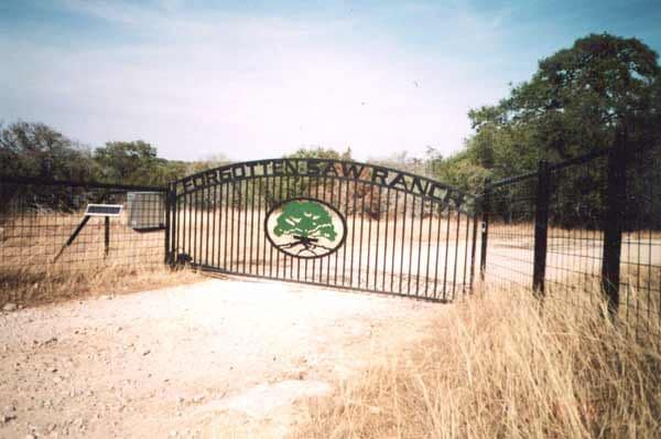 Iron gate with Logo (G7)