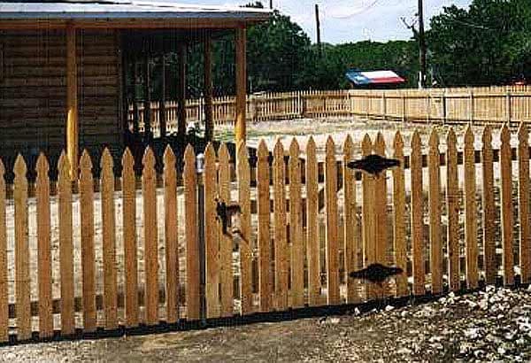Spaced Picket Fence (R25)